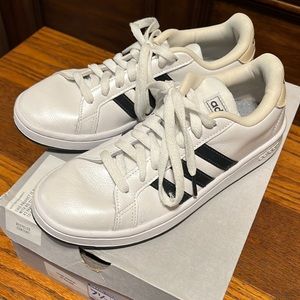 Adidas womens shoes size 7.5